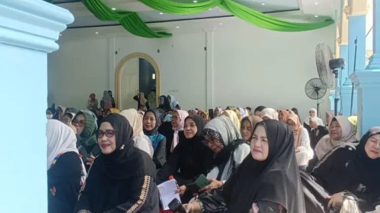 Wabup Touna, Surya Hadiri Peringatan Haul Guru Tua Ke-58 di Masjid Raya Baitul Khairaat.