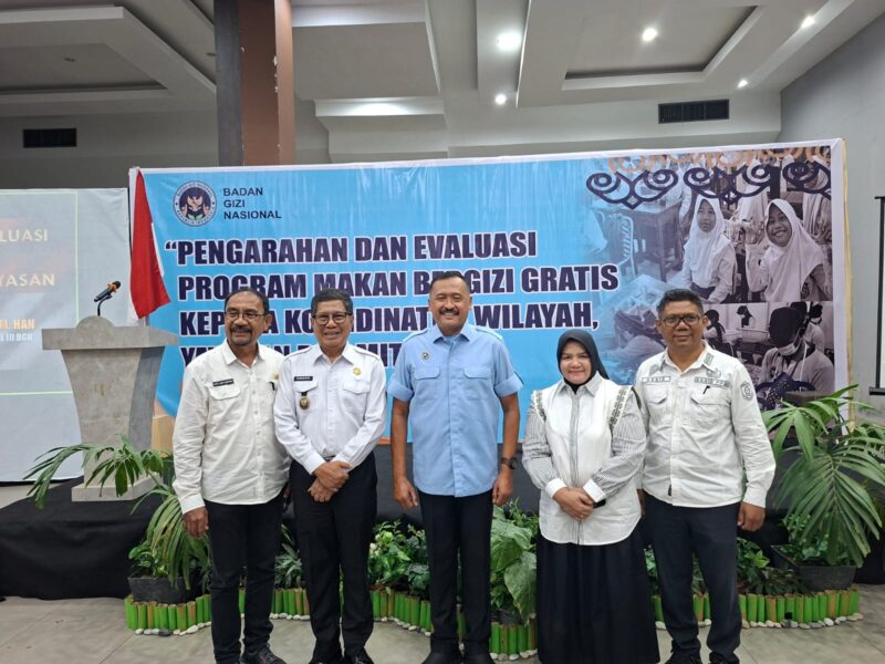 Wabup Touna, Surya Lapasiri Saat Menghadiri Pengarahan Evaluasi Program MBG di Kota Poso