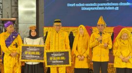 Wabup Touna, Surya Lapasiri Saat Menghadiri Silaturahmi Akbar Pemangku Adat Se-Sulteng.