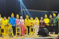 Wabup Touna Surya Lapasiri Saat Menghadiri Festival Teluk Tomini di Parigi Moutong.