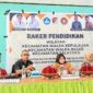 Wabup Touna Surya Lapasiri Saat Memimpin Raker Pendidikan di Kecamatan Kepulauan.