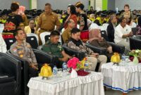 Wabup Touna, Surya Lapasiri Saat Menghadiri Kegiatan Wisuda Sarjana XXXII dan Pascasarjana di Ballroom Hotel Ancyra Kota Poso.