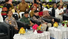 Wabup Touna, Surya Lapasiri Saat Menghadiri Kegiatan Wisuda Sarjana XXXII dan Pascasarjana di Ballroom Hotel Ancyra Kota Poso.