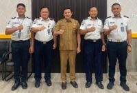 Bupati Touna, Ilham Lawidu Saat Foto Bersama Dengan Kalapas Ampana Febriansyah.