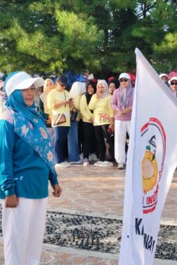 Bupati Lepas Jalan Santai Peringati HUT IBI dan Hari Bhayangkara
