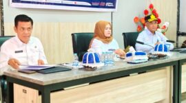 Wakil Bupati Surya Lapasiri Saat Menghadiri Rapat Fasilitasi Penanganan Permasalahan Transmigrasi.