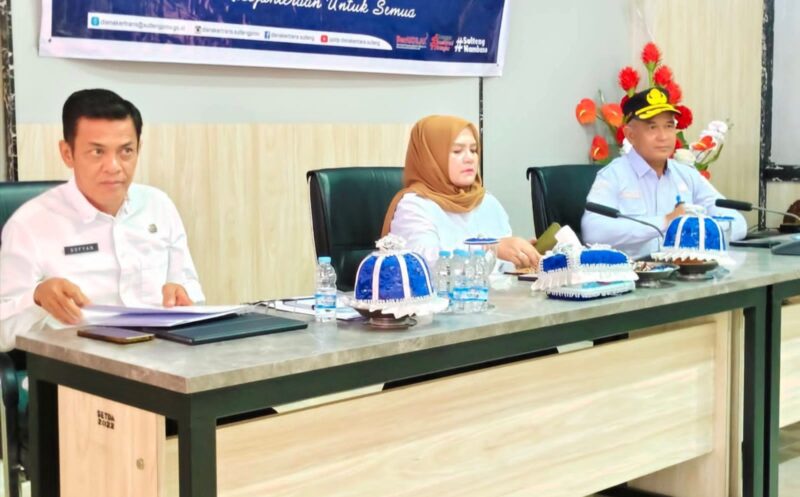 Wakil Bupati Surya Lapasiri Saat Menghadiri Rapat Fasilitasi Penanganan Permasalahan Transmigrasi.