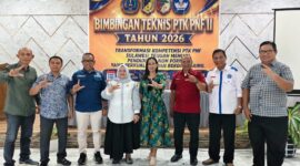 Wakil Bupati Touna, Surya Lapasiri Hadir Sekaligus Membuka Bimtek PTK PNF II di Hotel Lawaka Ampana.
