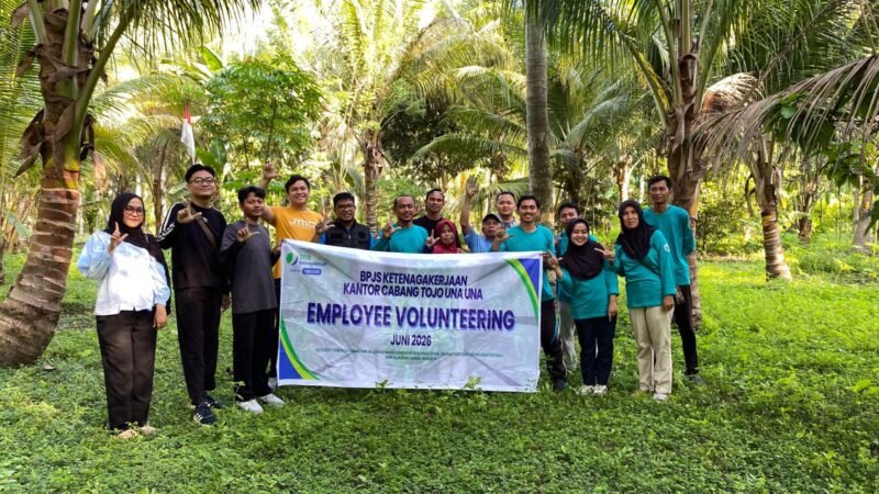 BPjamsostek Touna Berkolaborasi Dengan Pemerintah Desa Padang Tumbuo Gelar Aksi Tanam Pohon.