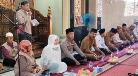 Wakil Bupati Surya Lapasiri Sambut Kedatangan Jemaah Haji Asal Touna di Masjid Tsamratul Ukhuwwah.
