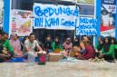 Bupati Ilham Lawidu Saat Menemui Masa Aksi dan Berdialog serta Merespon Aspirasi Masyarakat.
