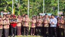 Wakil Bupati, Surya Lapasiri Pimpin Upacara Pembukaan Perkemahan Satuan Karya Bakti Husada di SMK Negeri Ampana Kota.