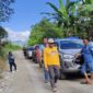 Bupati Ilham Lawidu Meninju Ruas Jalan Penghubung Desa Uematopa Kecamatan Ulubongka dan Desa Bulan Jaya Kecamatan Ampana Tete.