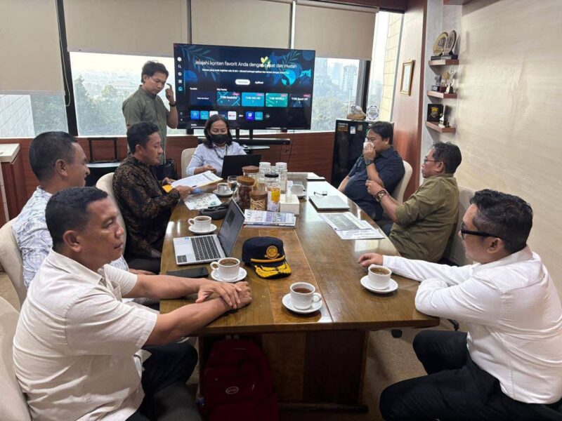 Bupati Touna, Ilham Lawidu Bersama Pimpinan OPD Saat Melakukan Audensi di Kementerian Perhubungan Guna Membahas Perkembangan Rencana Pembangunan Pelabuhan Feri Didesa Lebiti Kecamatan Togean.