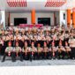 Wabup Touna Surya Lapasiri Selaku Ketua Kwartir Melepas Kontingen Gerakan Pramuka Untuk Mengikuti Jambore Nasional XII di Cibubur Jakarta Timur.
