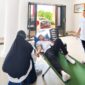 Kepala BPKAD Touna, Rismanto Laide Saat Melakukan Donor Darah.
