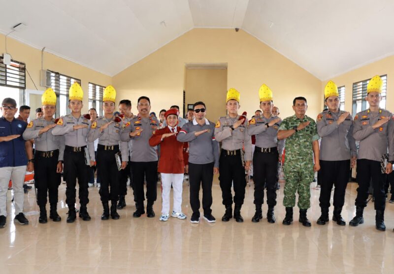 Bupati Touna, Ilham Lawidu Menutup Sekaligus Melepas Tim Taruna Bakti Sekolah Rakyat.