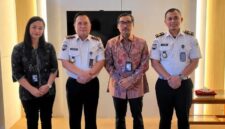 Kalapas Ampana Saat Foto Bersama Dengan Pimpinan BRI Cabang Ampana.