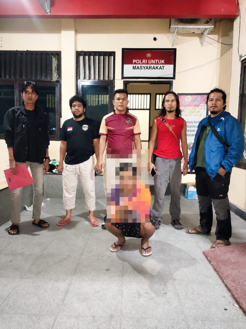 Pelaku Pemerkosaan Saat di Amankan di Polres Touna.