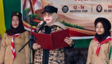 Wabup Touna, Surya Lapasiri Saat Membuka Perkemahan Pramuka Gudep SDN 1 Ratolindo.