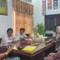 Kepala KUA Ampana Kota Bersama Pengurus Cabang Fatayat NU Saat Melakukan Koordinasi dengan Kepala Bapperida.