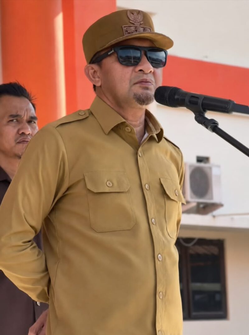 Bupati Touna, Ilham Lawidu Saat Memberikan Arahan Pada Apel Pagi.