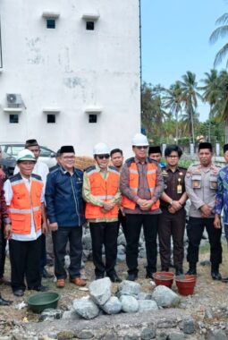 Bupati Meletakan Batu Pertama Pembangunan Rumah Dinas Kepala Kemenag Touna