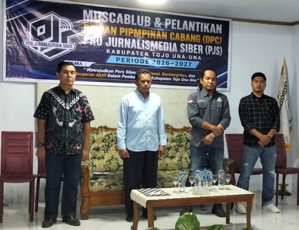 Asisten II Bidang Perekonomian dan Pembangunan Sekretariat Daerah Kabupaten Tojo Una-Una, Mohammad Asrar Mohamad Ali Saat menghadiri pelantikan Pengurus Dewan Pimpinan Cabang (DPC) Pro Jurnalismedia Siber.