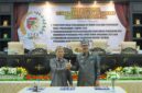 Ketua DPRD Gusnar Suleman Bersama Sekda Touna Alfian Matajeng Saat Melakukan Penandatanganan Nota Kesepakatan Rancangan Perubahan KUA dan Rancangan Perubahan PPAS APBD Tahun Anggaran 2026.