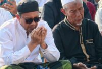 Hi.Abdollah Lasawedi Saat Memimpin Doa Memohon Turunnya Hujan.