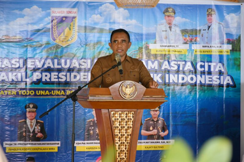 Gubernur Sulawesi Tengah, Anwar Hafid Saat Memberikan Sambutan di Rapat Koordinasi Evaluasi Program Asta Cita.