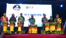 Gubernur Sulawesi Tengah, Anwar Hafid Saat Membuka Festival Bakulupi di Kabupaten Tojo Una-Una.