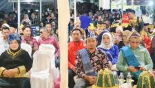 Bupati Ilham Lawidu Bersama Wakil Bupati Surya Lapasiri Saat Menghadiri Pembukaan Festival Bakulupi.