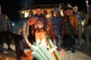 Gubernur Sulawesi Tengah, Anwar Hafid Saat Mengikuti Sejumlah Prosesi Adat Masyarakat Touna di Rumah Adat Pasuli.