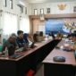 Sekda Touna Alfian Matajeng Memimpin Rapat FGD RDTR dan KLHS di Ruang Rapat Kantor Bupati.