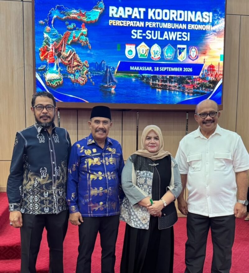 Wabup Touna, Surya Lapasiri Saat Menghadiri Rapat Koordinasi Percepatan Pertumbuhan Ekonomi di Makassar.