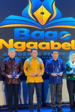 Pemda Touna Raih Dua Penghargaan di Anugerah Pendidikan Bago Nggabale