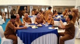 Bupati Touna, Ilham Lawidu Saat Menghadiri Rapat Koordinasi Percepatan Program 3 Juta Rumah di Rujab Gubernur Sulteng.