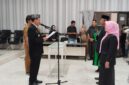 Sekda Alfian Matajeng Saat Mengambil Sumpah Jabatan Pimpinan Tinggi Pratama.