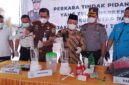 Kejari Touna bersama unsur terkait saat memusnahkan barang bukti perkara pidana sebagai bentuk pelaksanaan putusan hukum yang telah berkekuatan hukum tetap.