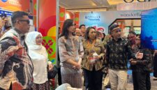 Menteri Pariwisata Widiyanti Putri Wardhana mengunjungi boot Pemda Touna dalam ajang WITF di JIEXPO Kemayoran Jakarta, Kamis (15/10/2026).