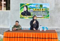 Anggota DPRD Touna, Fitri Lahay gelar reses di dua titik, yakni Desa Kajuwou dan Desa Sansarino.