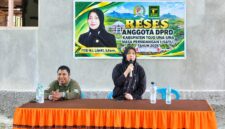 Anggota DPRD Touna, Fitri Lahay gelar reses di dua titik, yakni Desa Kajuwou dan Desa Sansarino.