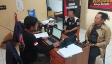 Pemuda Berinisial MFT Saat di Mintai Keterangan di ruangan Satresnarkoba Polres Touna.