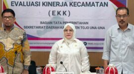 Wabup Touna, Surya Lapasiri hadir sekaligus membuka uji kompetensi camat dalam rangka evaluasi kinerja kecamatan, bertempat di ruang rapat kantor bupati, Kamis (29/10/2026).